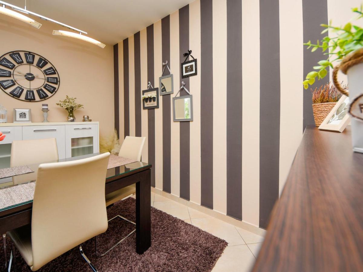 Smilcic Holiday Home Stipe By Interhome מראה חיצוני תמונה