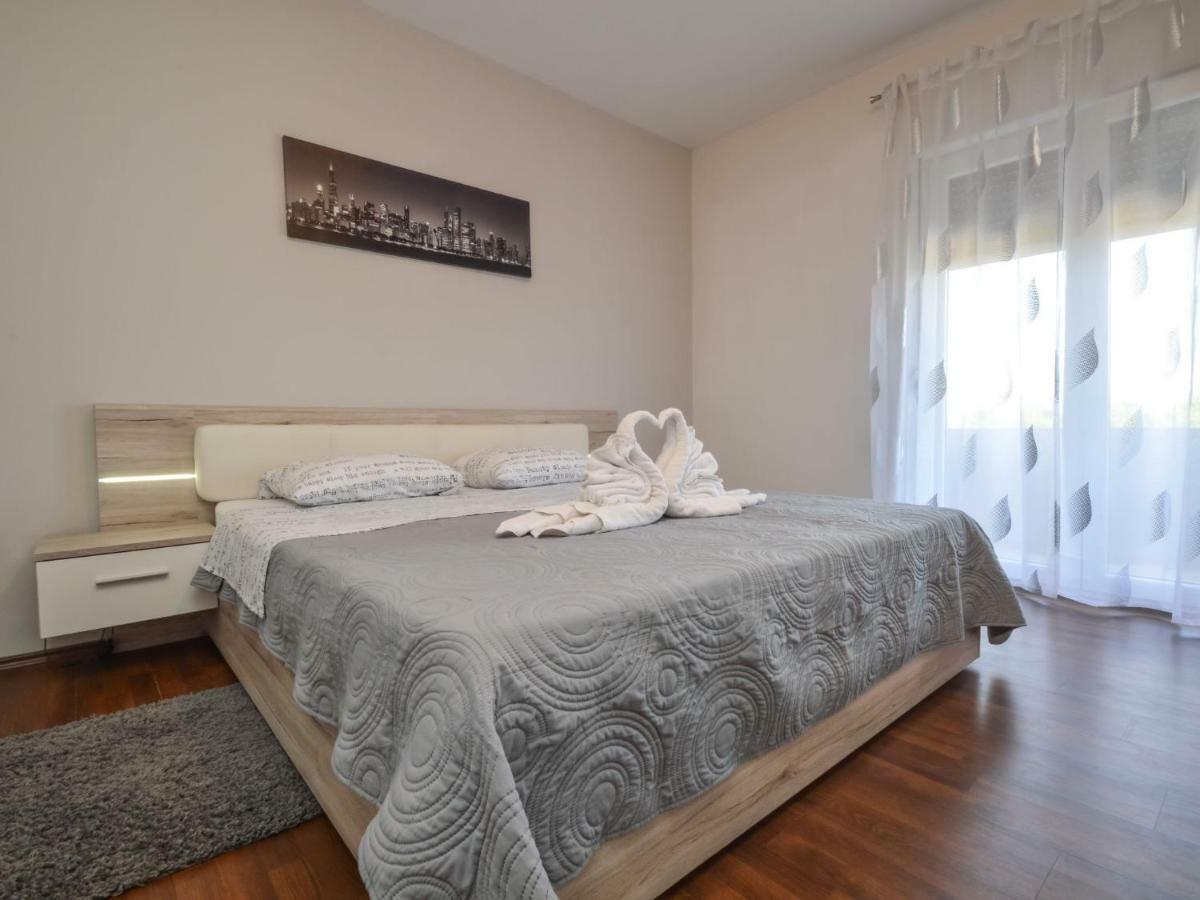 Smilcic Holiday Home Stipe By Interhome מראה חיצוני תמונה